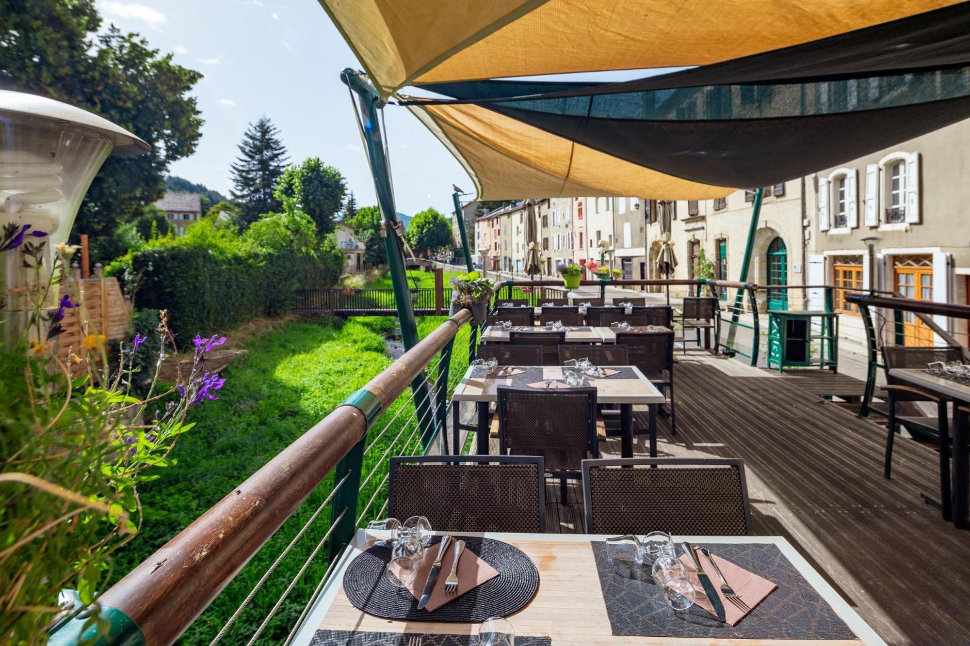 Logis Hotel Restaurant Family & Spa Meyrueis Exterior photo