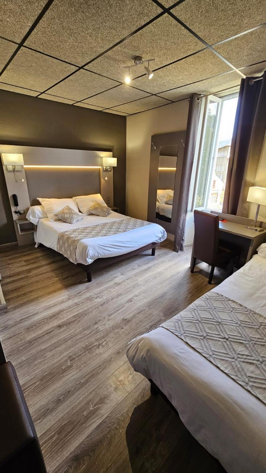 Logis Hotel Restaurant Family & Spa Meyrueis Exterior photo